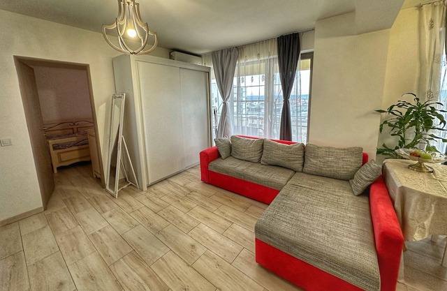 Apartment with Panoramic Balcony - Promenada Mall