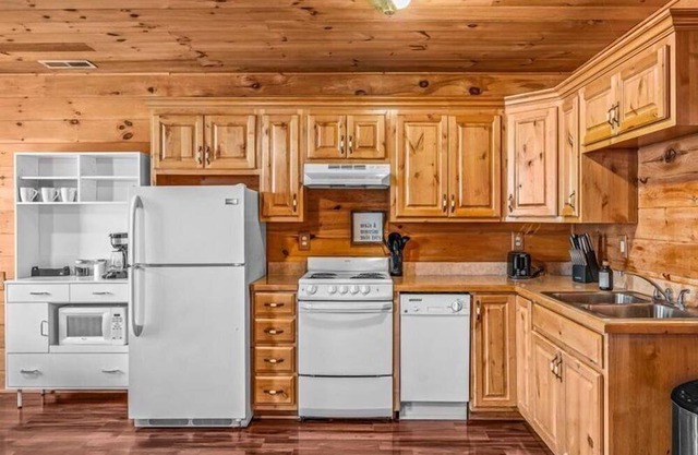 James River Haven - The Cabins at Galena Cabin 3
