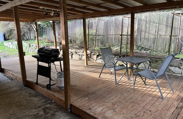 Bonney Lake Hideaway