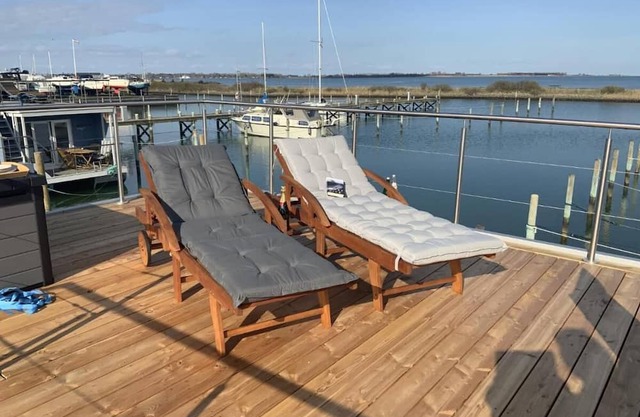 Hausboot Moby Chic für 5 Pers. mit Großer Dachterrasse in Kragenæs auf Lolland