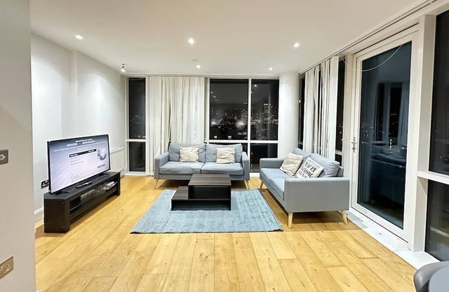LUXURY 2 Bedroom Penthouse Near Central London