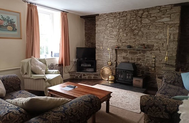 Frondeg, Nanternis - Three Bedroom Cottage, Sleeps 6