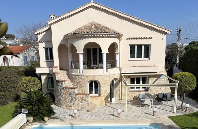 Villa à L'orée de Cap D'antibes. Plage, Vieil Antibes, Juan les Pins Tout à Pied