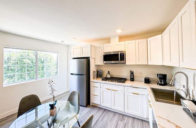 Modern Urban Studio In LA - WO3-TOP