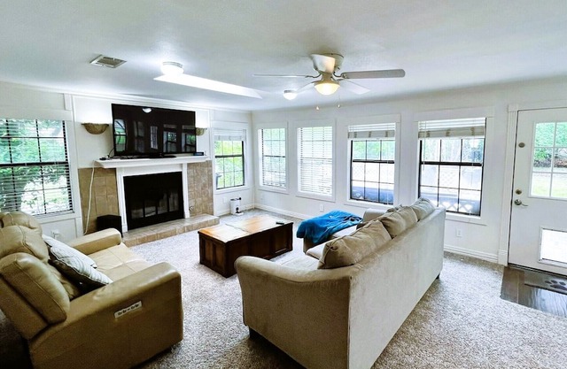 Sunny & Spacious Perfectly Located Home in Lovely Farmers Branch