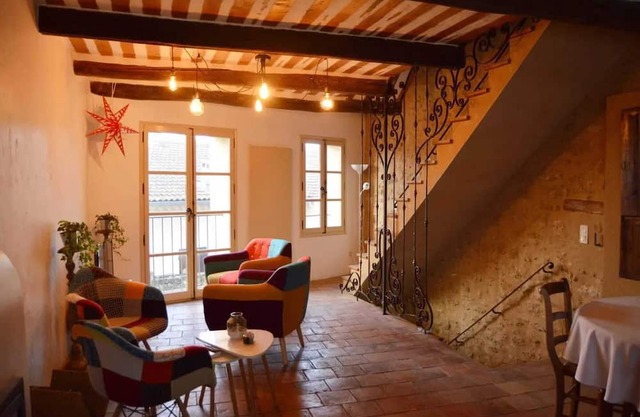 Homerez - Beautiful apartement for 4 ppl. with terrace at Courthézon