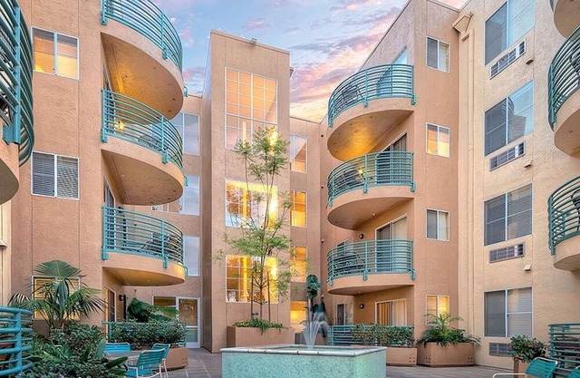 Family Friendly Mission Valley two-bedroom suite with full kitchen