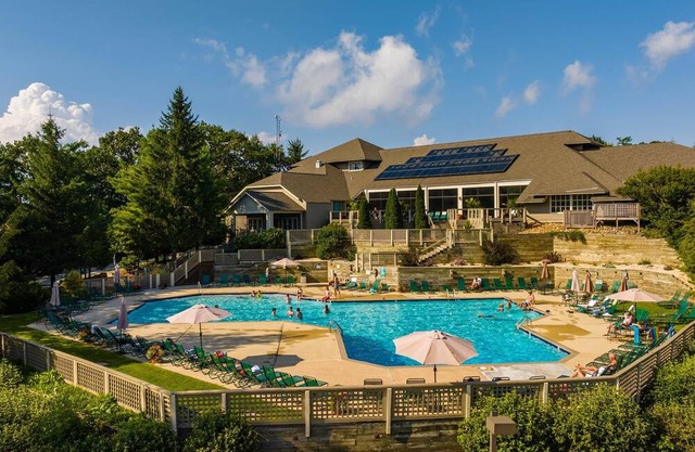 Stoneridge 31 with Wintergreen Advantage