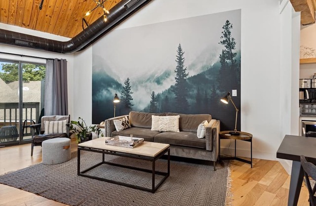 Mountain Inn Lodge 63 with Wintergreen Advantage