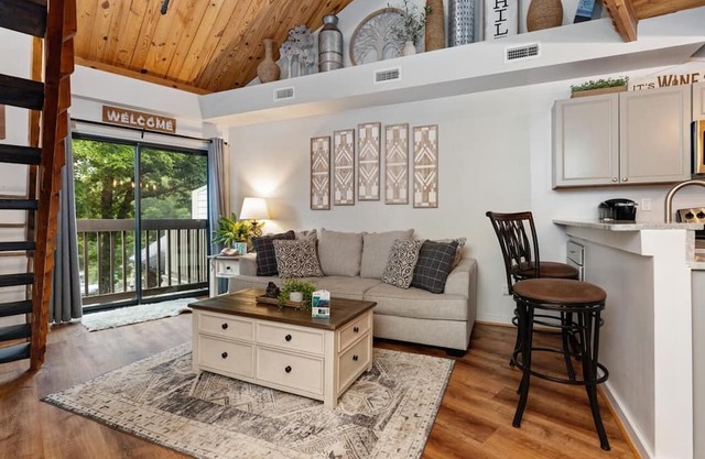 Mountain Inn Lodge 68 with Wintergreen Advantage