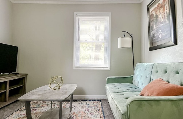 Sleepover: Peaceful 1BD/1BA- Downtown Springfield