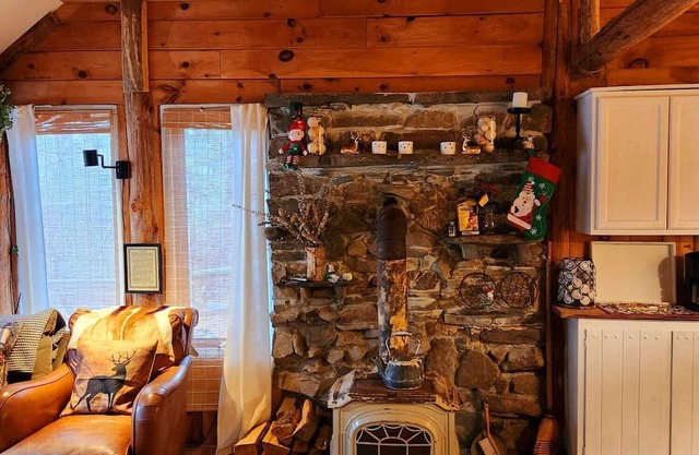The Castros Cabin. Sparrow bush