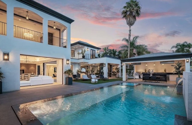 Marvelous 6-Bedroom Gated Estate in Beverly Hills w/ Movie Theater&Wellness Spa