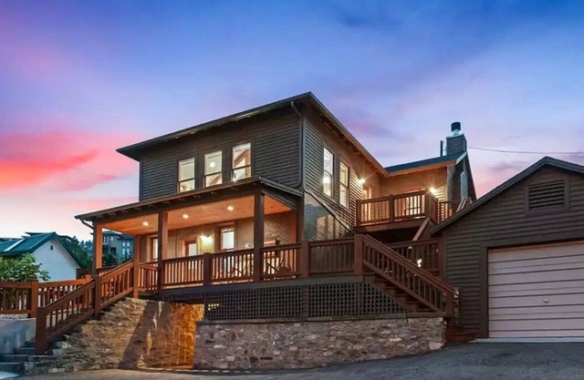 Your Gateway to Serene Trails and Downtown Delights in Helena, MT!