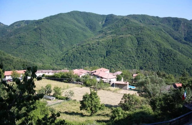 House with garden in Lunigiana