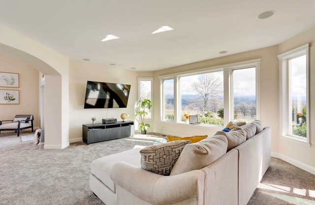 Spacious Oak Run Home w/ Panoramic Mountain Views!