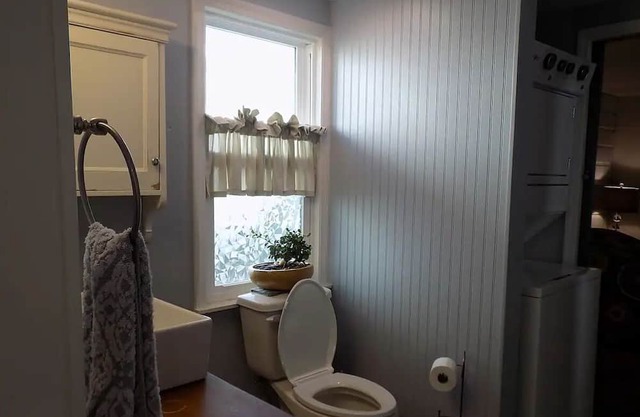 Perfect gateway- Just steps from the beach!