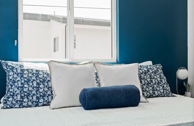 1BR Arts District Home w/ parking