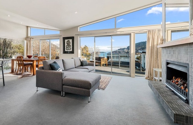 Lake Views on Yewlett