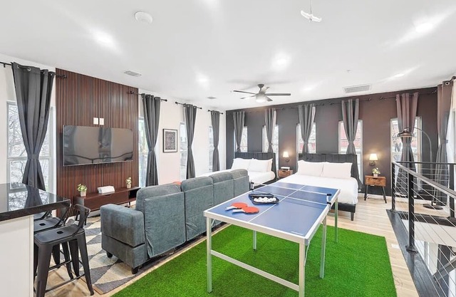 Spacious Loft 4 min. to AT&T Stadium w/Ping-Pong