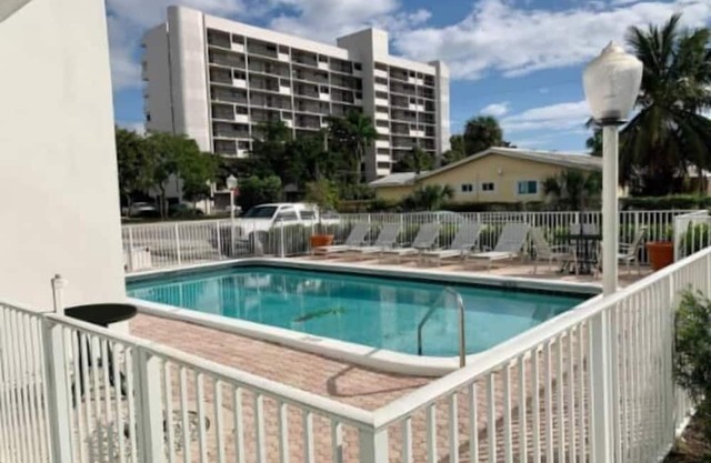 2 Bedroom 842302 by Houzlet