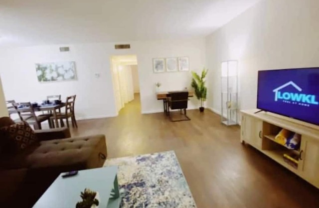 2 Bedroom 825914 by Houzlet