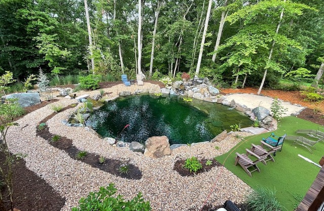 Charlottesville home - hot tub, fire pit & pond