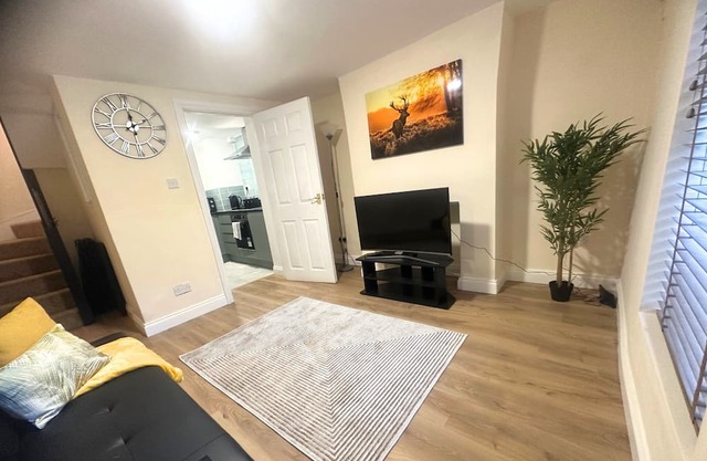 Chic 2-Bed Flat Private Garden SE13