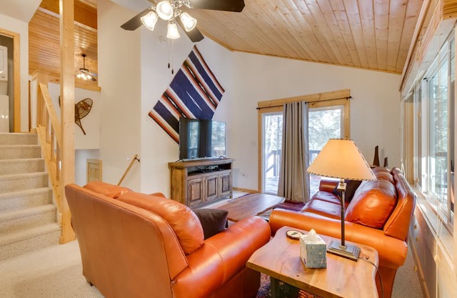 Charming Cabin w/ Decks: 5 Mi to Angel Fire Resort