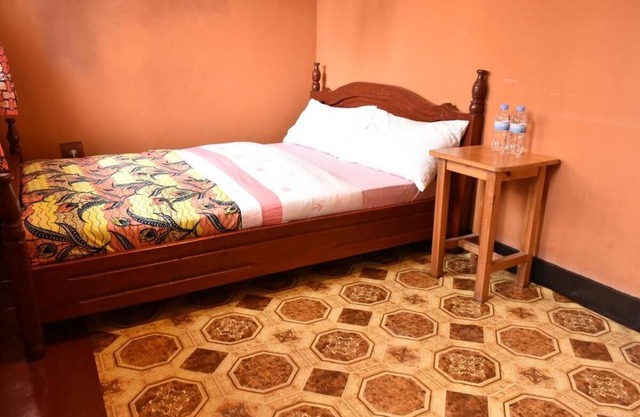 Amahoro Guest House - Double Room With Private Shower