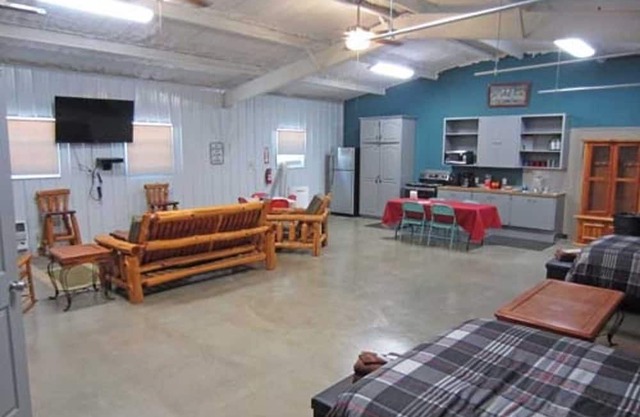 Shady Oaks RV Resort 3 Bed Bunk House Cabin