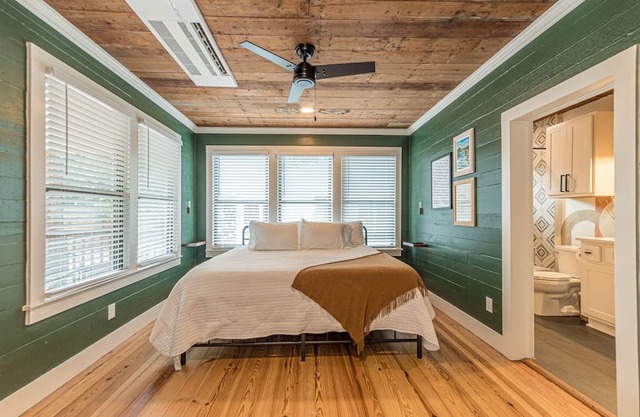 Fully-restored 1850s German Home in Downtown New Braunfels - B