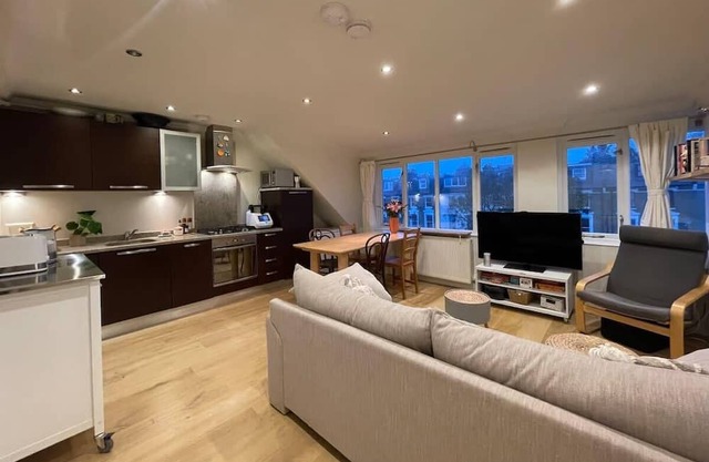 Cute Top Floor Flat - Canonbury!