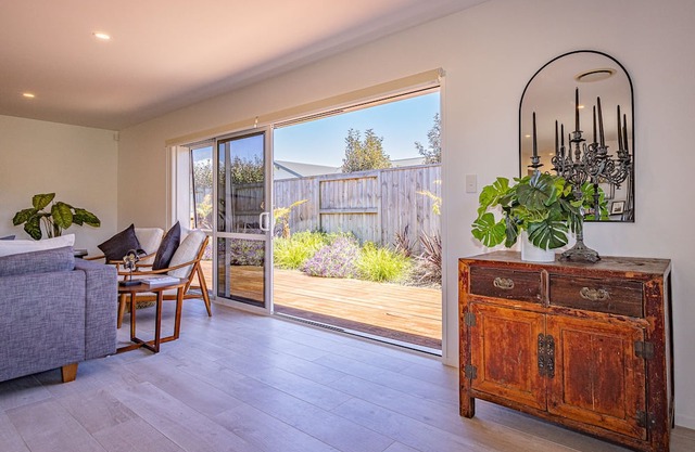 Lake Haven on Montgomery - Kinloch Holiday Home
