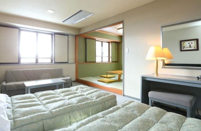 Main building JapaneseWestern room Spacious and / Iiyama Nagano