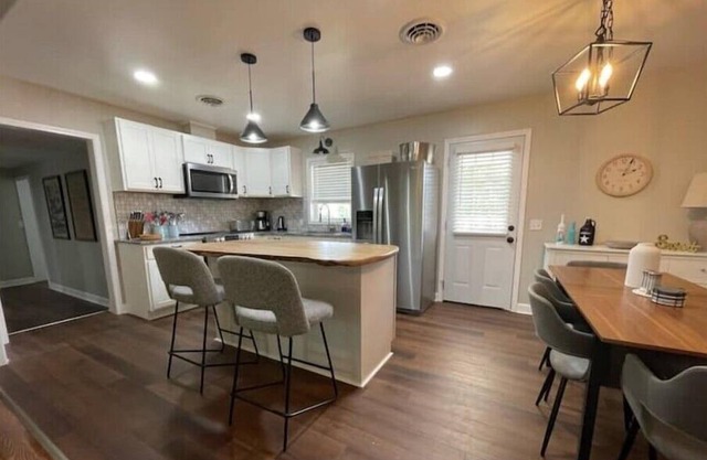 ⭐️New Listing 20% Discount!⭐️ Recently renovated house in the Town of Floyd