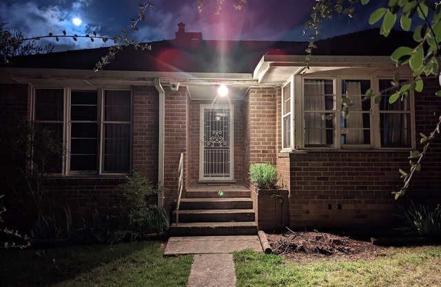 A Classic at Deakin 3bdr