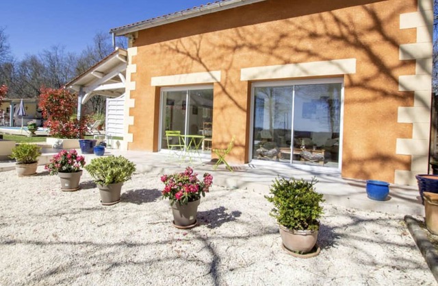 Cottage 'La Villa Du Mas Des Chênes' with Private Pool, Private Terrace and Wi-Fi