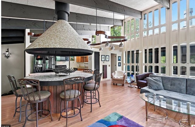 River and Rock Views! St Croix Falls Funky Mid-Century Charm. Pet Friendly.