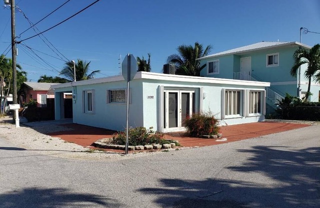 If you like warm weather, sunshine, and the ocean, this is the place to be!