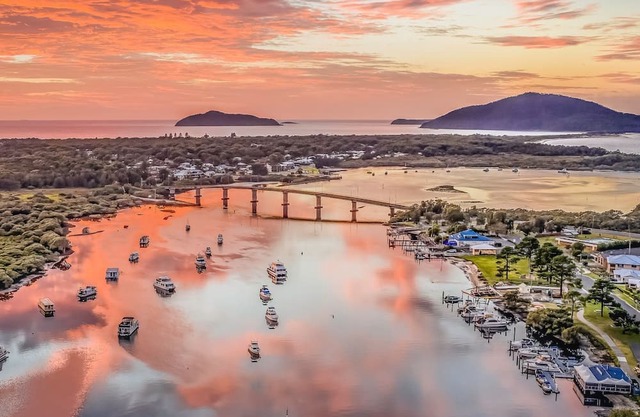 Summer Bay Sunsets - Pet Friendly