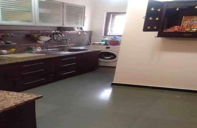 Besant Nagar, Fully Furnished Accommodates 6 adults-Wireless Internet ready