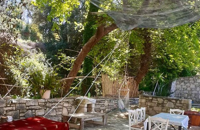Homerez - Villa for 8 ppl. with swimming-pool, jacuzzi and garden at Κυπάρισσος