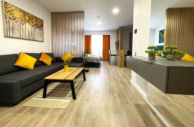 Green Charm Studio with private parking