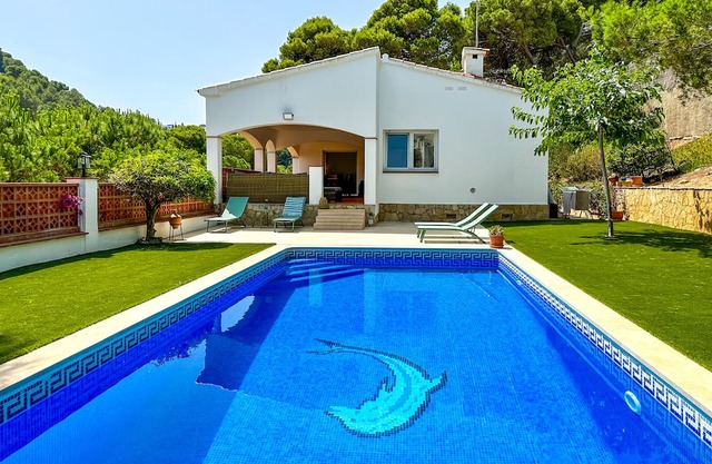 Beautiful mediterranean villa with swimmingool.