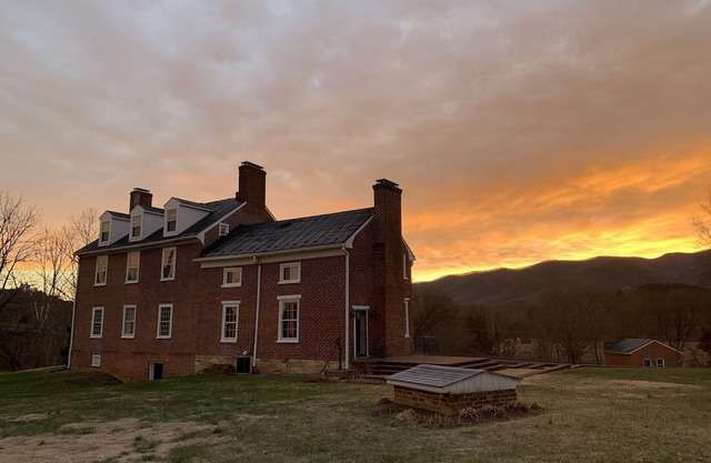 MidMountain Retreat, a budding arts space in a historic home on the James River