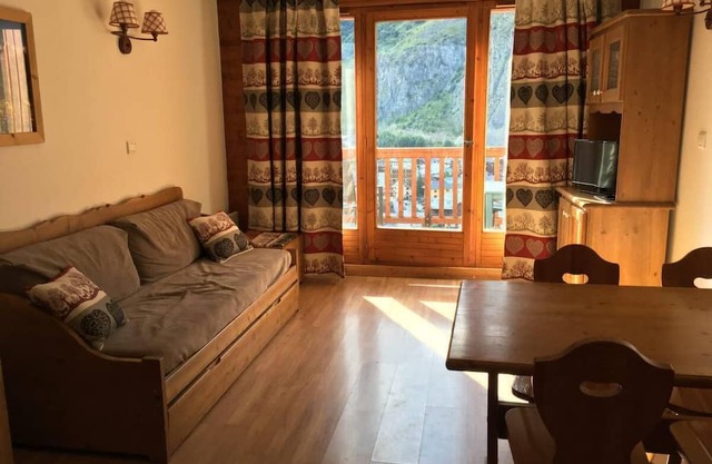 2nd floor, balcony, ski locker, 31m², Valloire