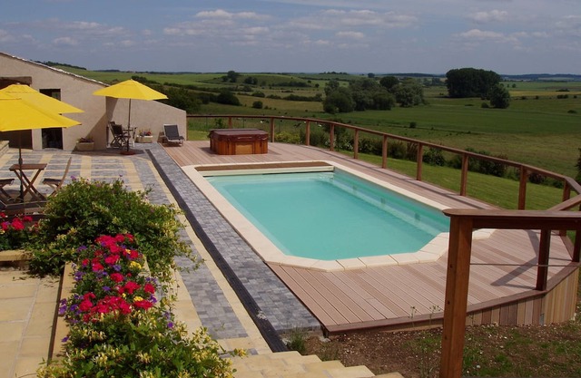 LA DAME BLANCHE awaits you. The open view over the countryside will surprise you.