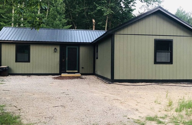 Charming New 2-bedroom house that’s close to it all