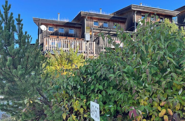Chalet Gipfelleuchten with outdoor sauna directly on the ski slope